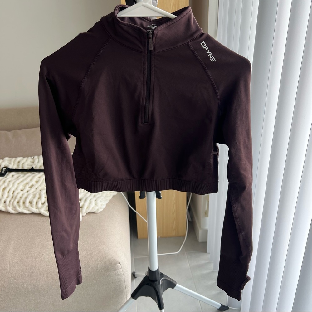 Dfyne Impact Cropped Zippy Size L in Espresso